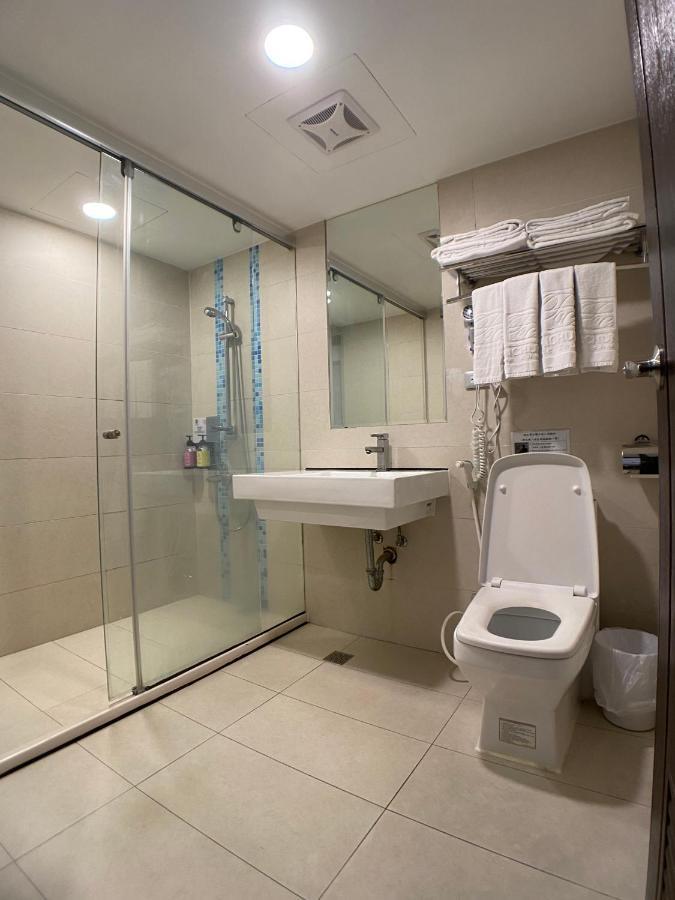 Bonjour Hotel Taichung Eksteriør billede