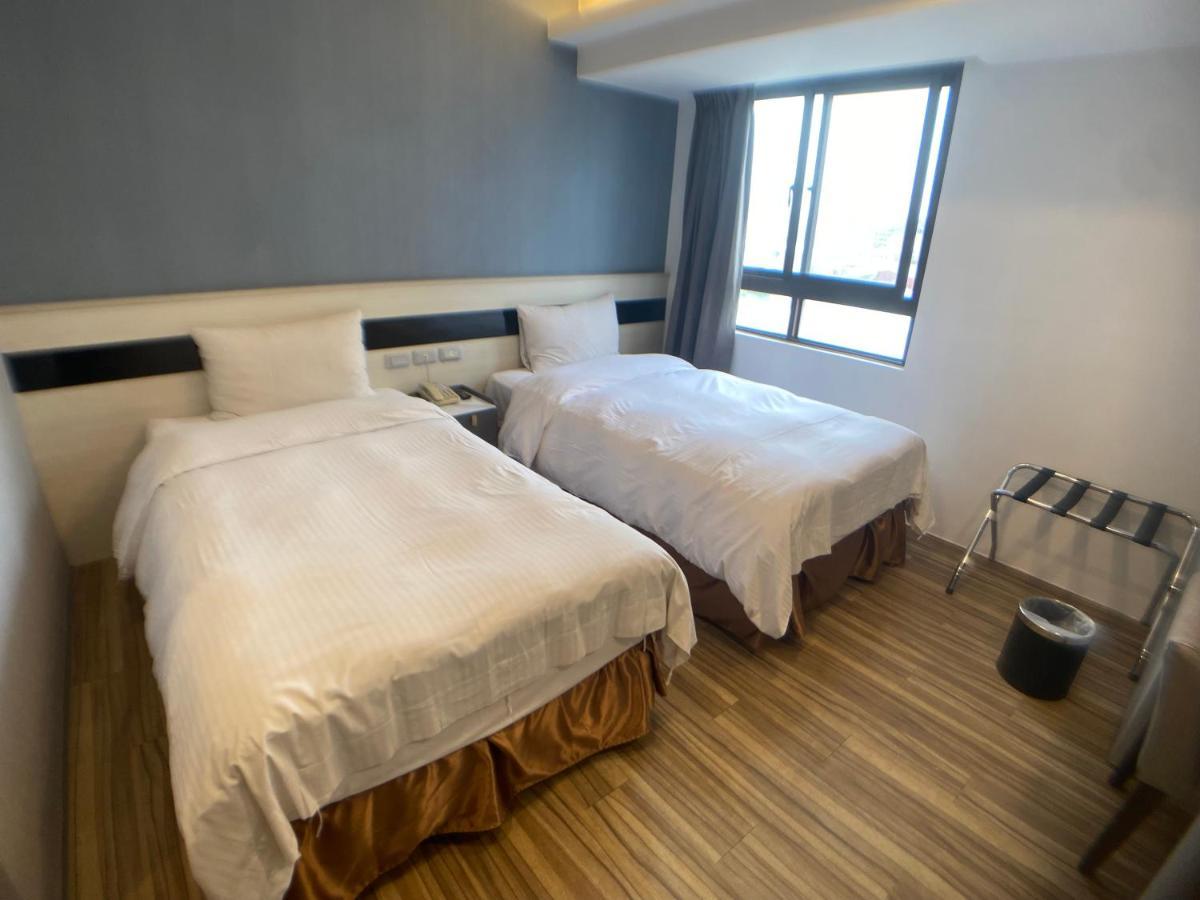 Bonjour Hotel Taichung Eksteriør billede